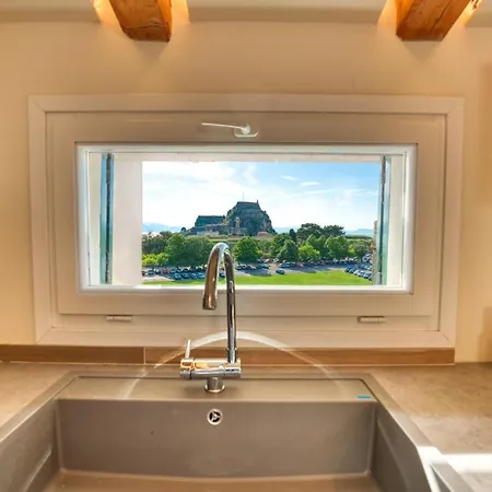 Liston Luxury Penthouse Apartment